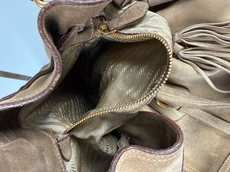 Prada Wildleder Tasche