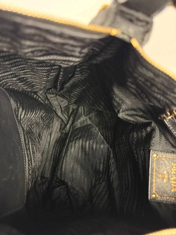 Prada Hobo Bag Schwarz