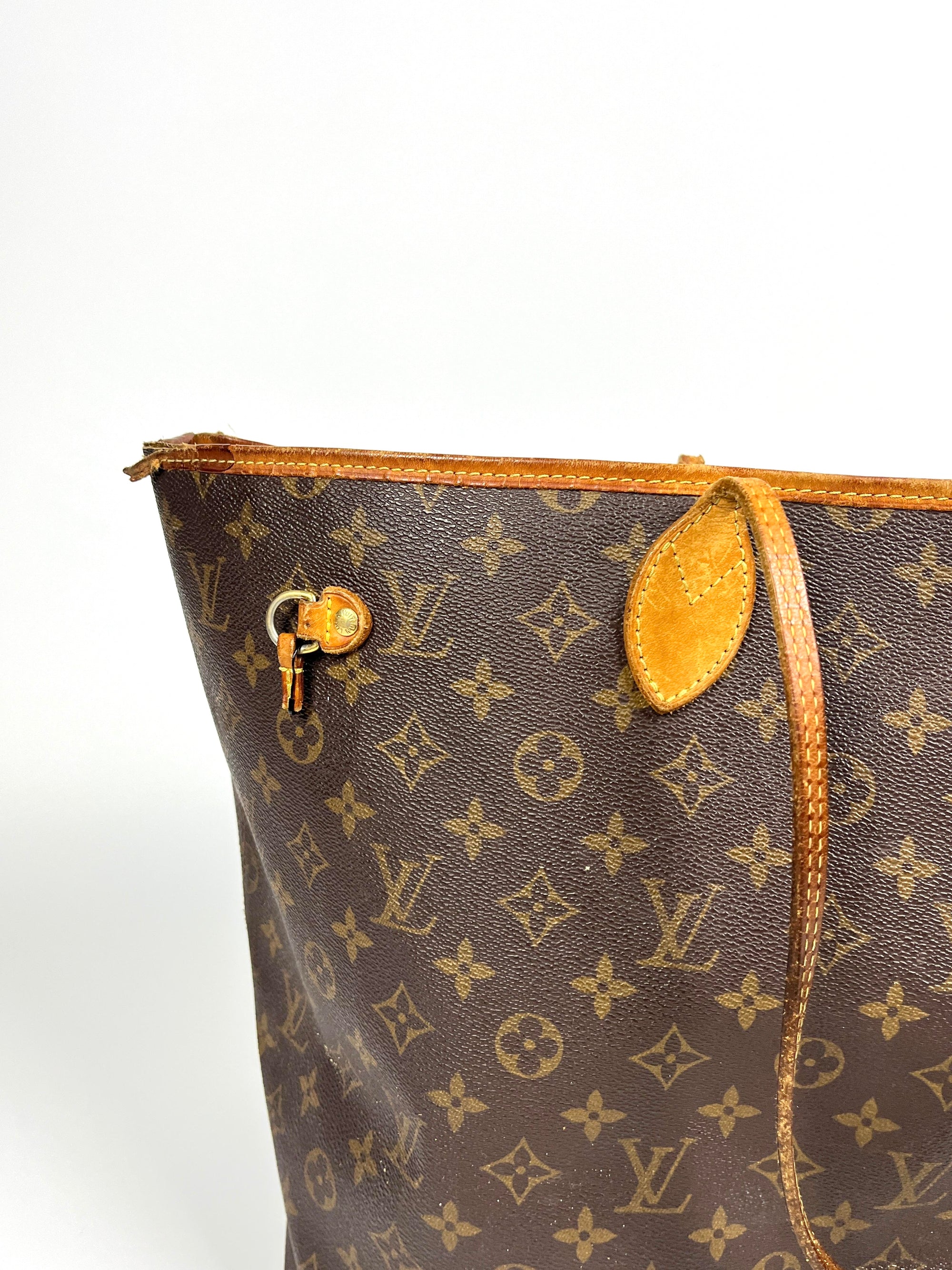 Louis Vuitton Neverfull Shopper