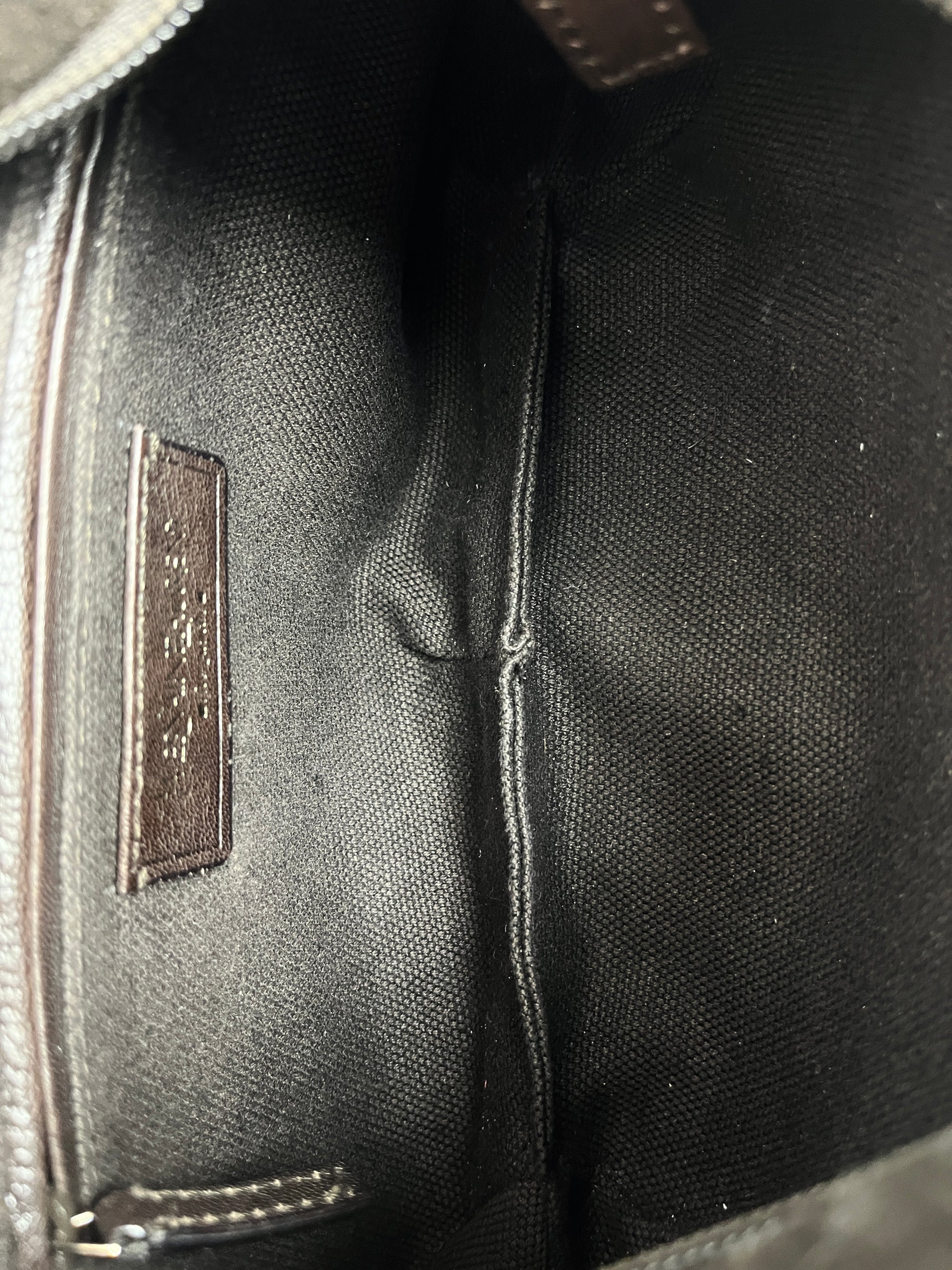 Yves Saint Laurent Shoulder Bag