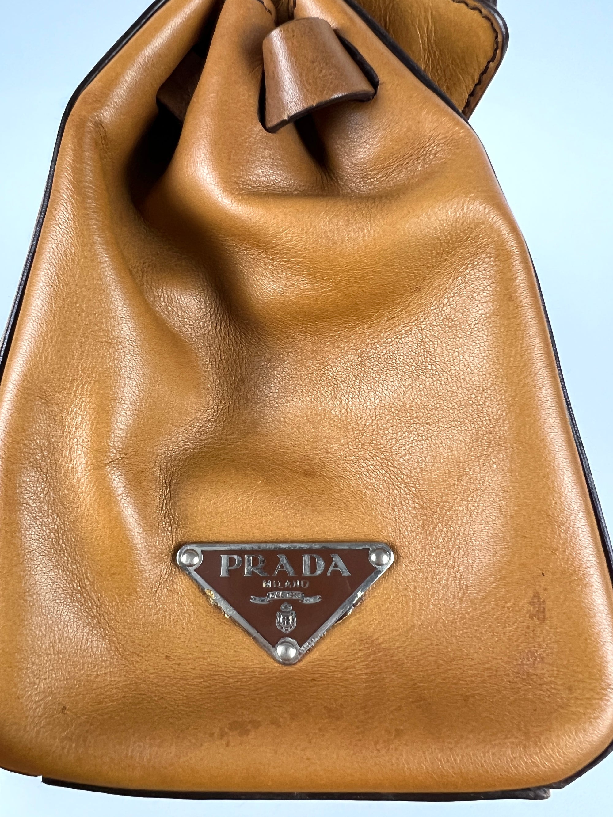 Prada Easy Ledertasche